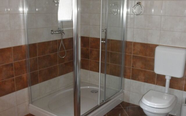 Apartments And Rooms Preka