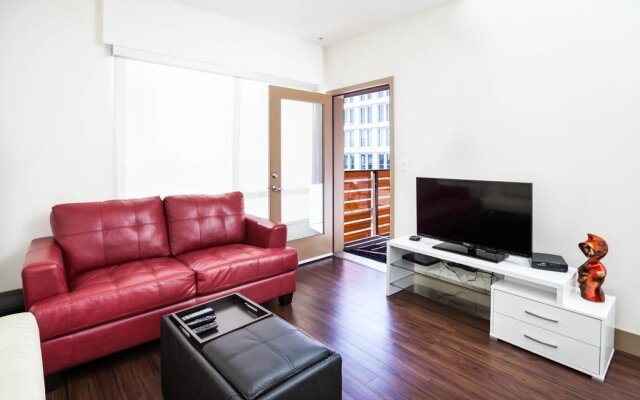 Heaven on Hollywood Boulevard Furnished Apartments