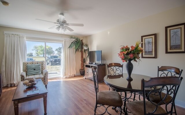 Oak Shores 66