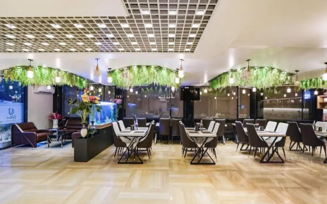 Hotel Luxury Villa Near Delhi Airport