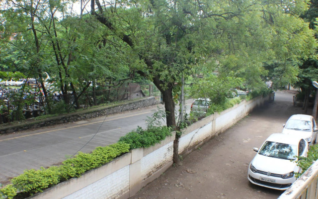 Hotel Bhooshan Sivajinagar