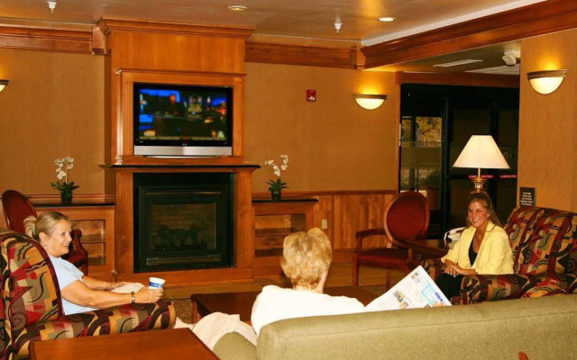 Hampton Inn & Suites Fremont