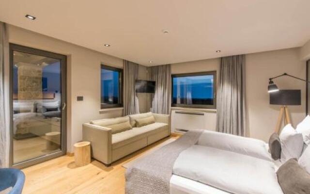 Exclusive Living Villas