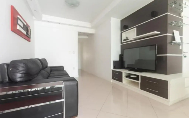 Apartamento 3 Suítes em Meia Praia