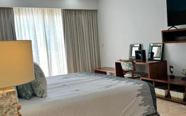 Apt w 2BR Ocean View Jacuzzi in Sotogrande