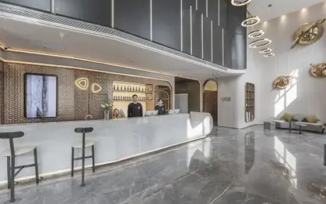 X Hotel