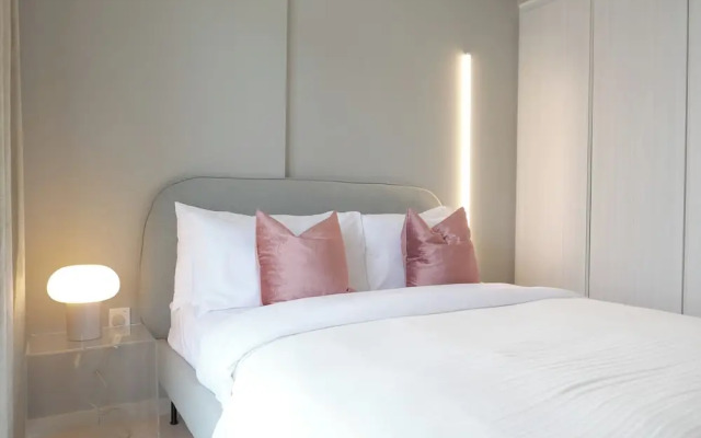 Burj Khalifa View with Designer Interior