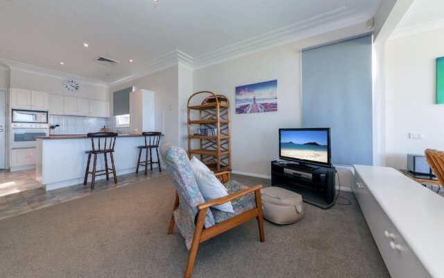 Seaview Crescent, 8