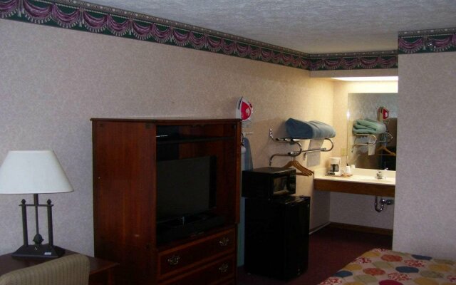 Country Hearth Inn & Suites - Camden