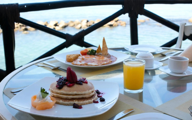 Costa Sur Resort & Spa
