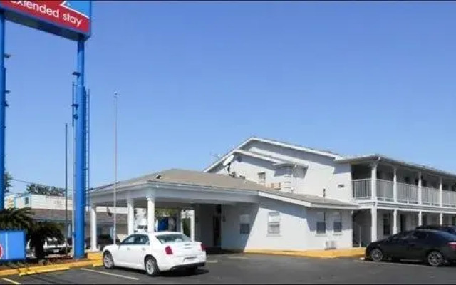 Studio 6 San Antonio, TX - Fort Sam Houston Area