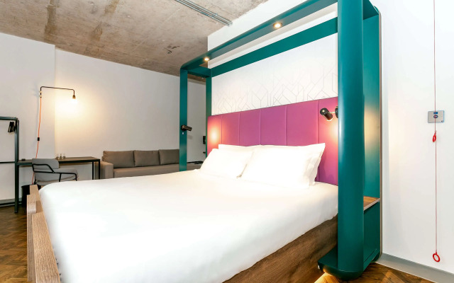 YOTEL Manchester Deansgate