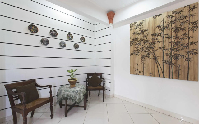 RedDoorz Near TB Simatupang