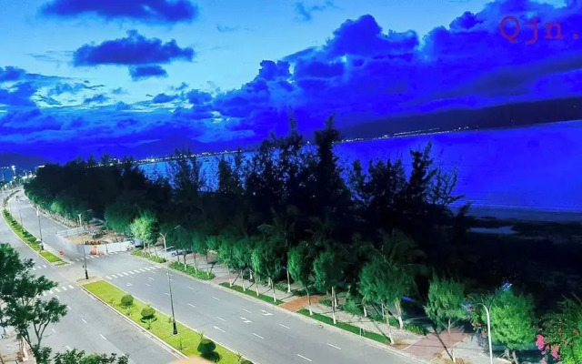 Tan Hoang Long Hotel DN - by BayLuxury