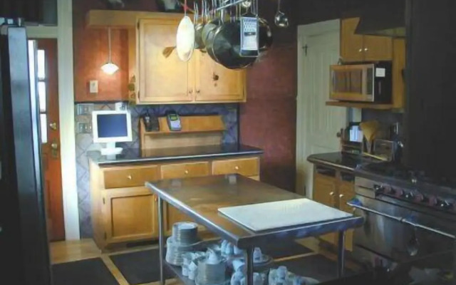 Robins Nest Bed & Breakfast