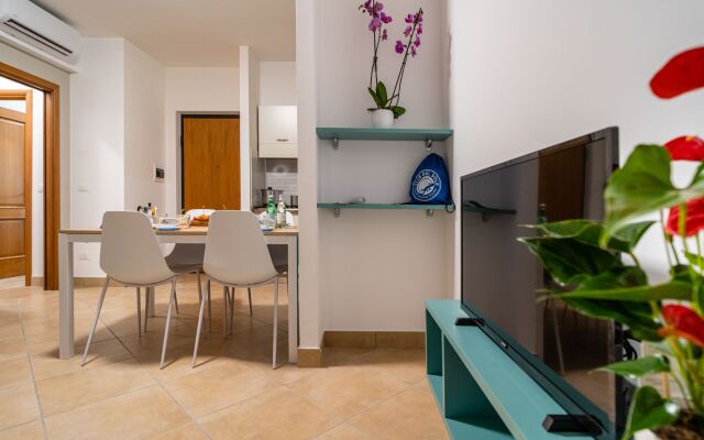 Club Del Sole Stork Family Collection