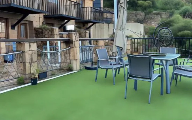 Meeting Stone Residence