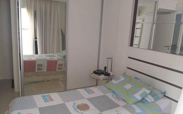 Casa com 4 quartos e piscina