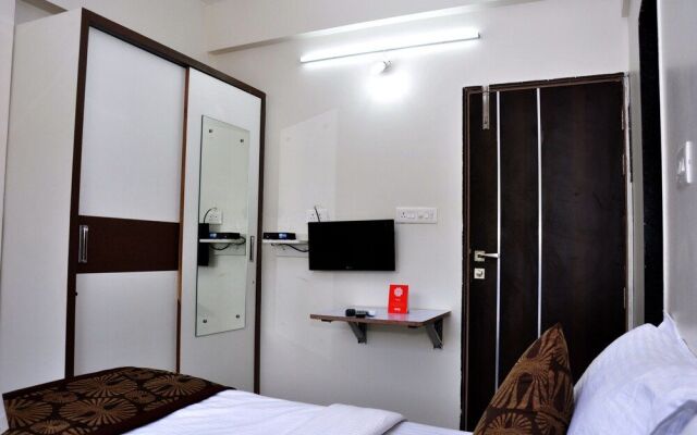 OYO 9533 Hotel Milind Villa