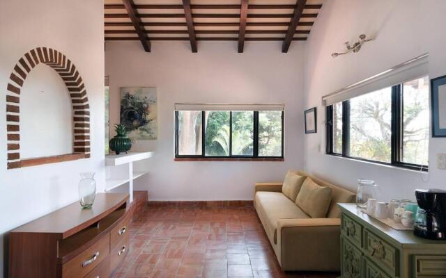 3 Bedroom Spacious Villa with Pool & Lake view