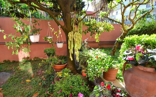 Cosy Holiday Home in Pompei with Garden