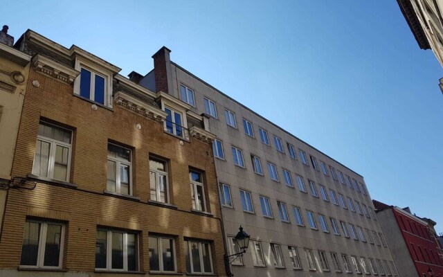 Parvis de Saint Gilles Apartments (Peymans)