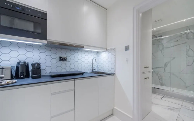 The Fairytale - Fitzrovia - by Frankie Says