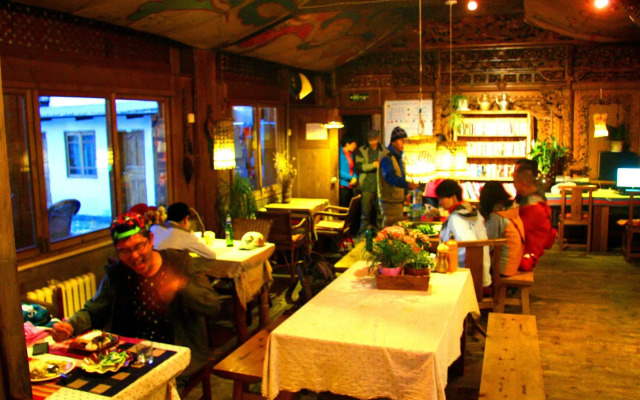 Lao Shay Youth Hostel Shangri-la