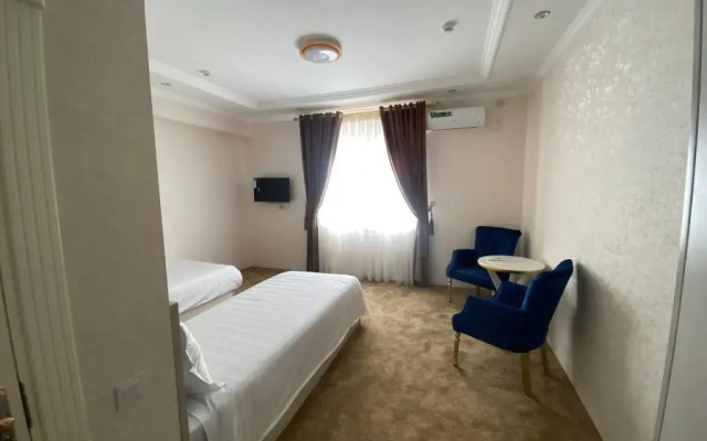Humo Plaza Hotel