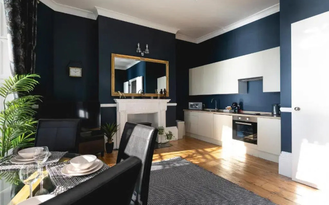 Marine Parade Sea View 2-bedroom Apartment