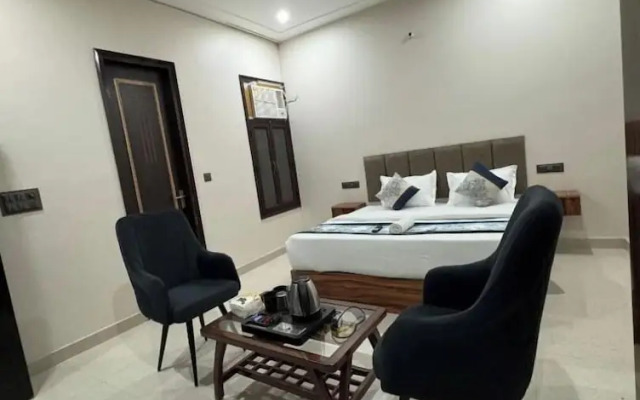 Radiant Blu Hotels Sector 70