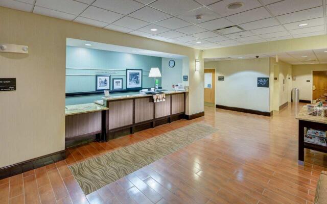 Hampton Inn & Suites Augusta West