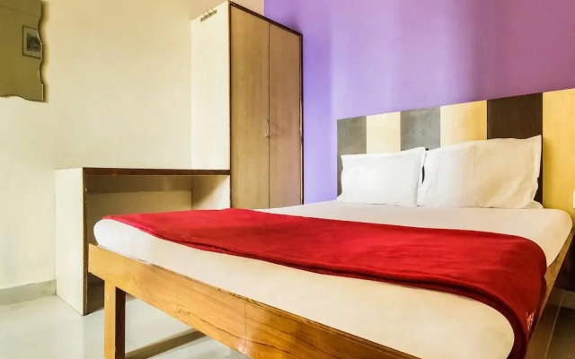 Hotel Hoysala Deluxe Lodging by OYO Rooms