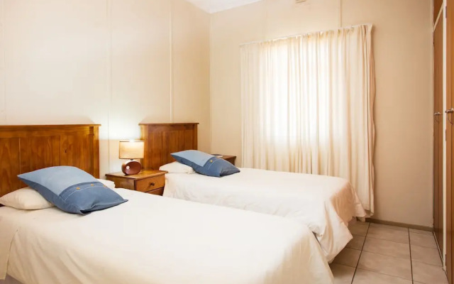 Gariep Dam SunRose Group of Guest Houses