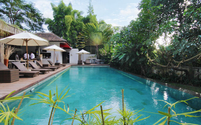 艾里巴厘岛水明漾克罗波坎乌玛拉斯克雷钦 8 号高级酒店(Airy Premier Seminyak Kerobokan Umalas Klecung 8 Bali)