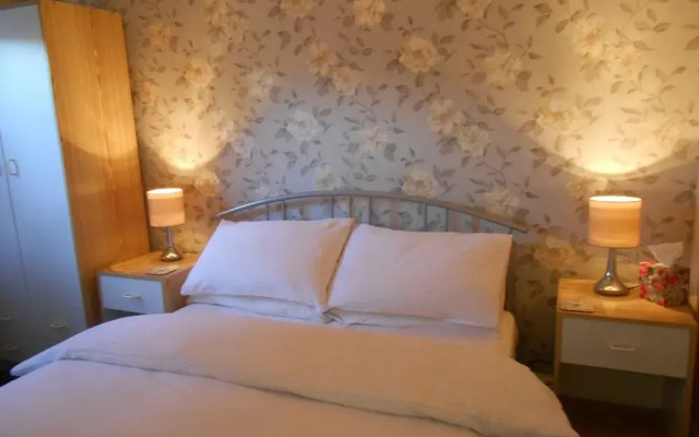 Hotel the Triton Guesthouse