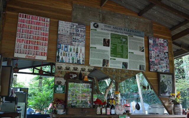 Mae Win Guest House and Resort