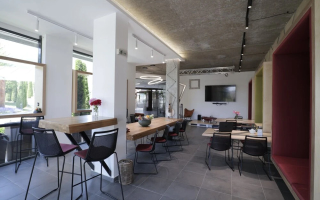 Local Stay Hotel, BW Signature Collection