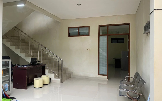 OYO 94582 Villa Beringin Puncak