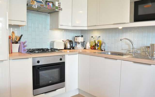 Spacious 2 Bedroom Apartment in Kentish Town