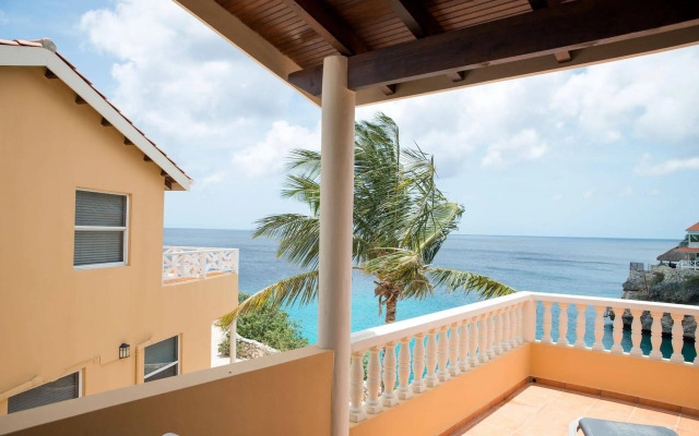 Lagun Blou Resort