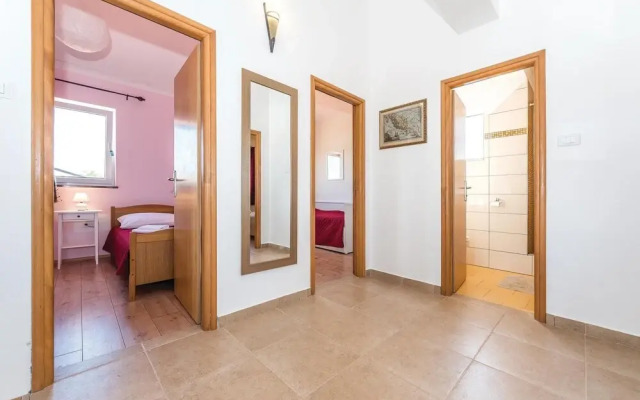 Stunning Home in Sibenik With Wifi and 5 Bedrooms
