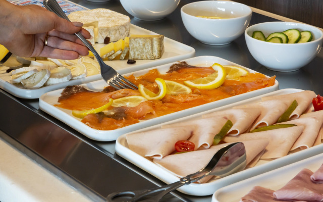 Hôtel Roi Soleil Prestige Plaisir - St Quentin