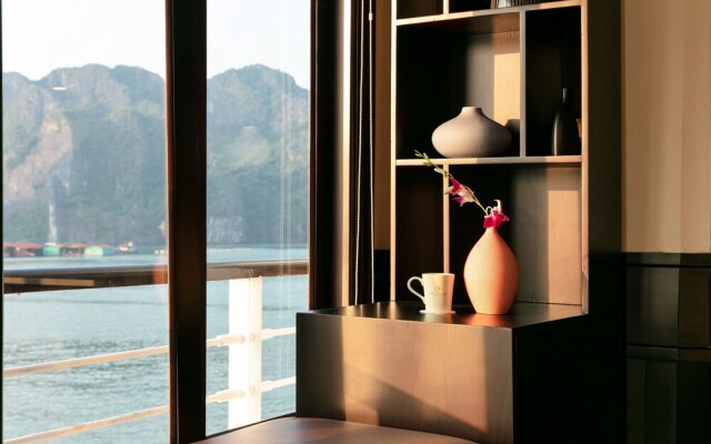 Pelican Halong Cruise