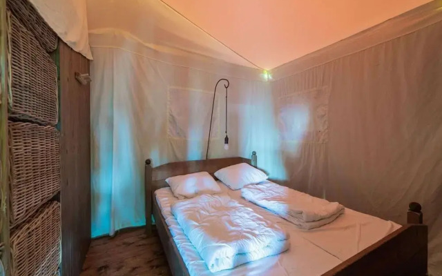 Unique, Comfortable Tent Houses on a Small Holiday Park a 5 Minute Walk From the sea