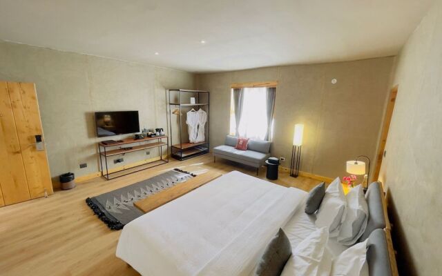 Chospa Hotel