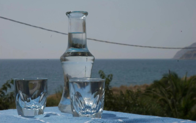 Sarikampos Beach