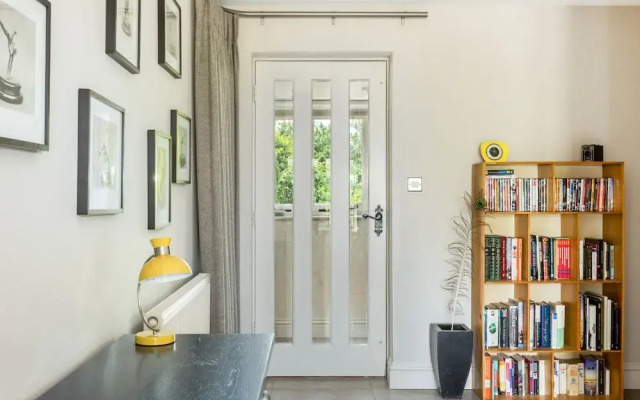 Spacious & Stylish Cotswold Family home