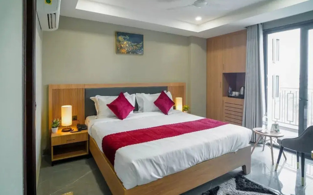 Saltstayz Select - Golf Course Road & Sector 57