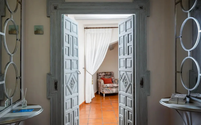 Hotel  YIT La Casona del Arco